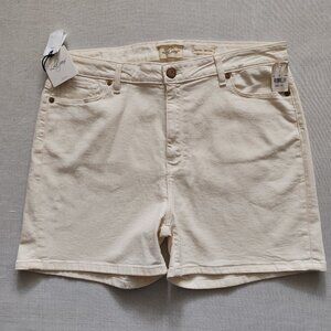 Lola Jeans Montreal High Rise Sustainable Denim Shorts White Size 34 NWT